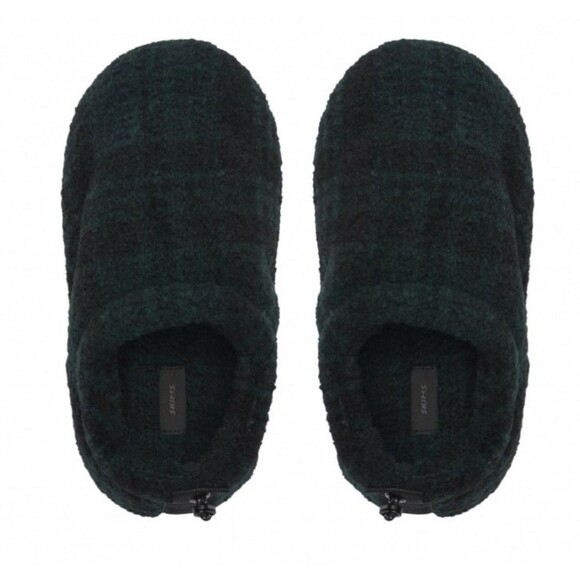 Skims Fleece Unisex Slippers - Picture 1 of 8